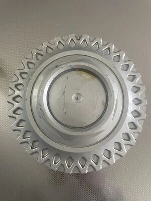 Tampa de cubo central única BMW Z3 E36 Style 17 fabricante de equipamento original #36131180777 - Imagem 1 de 4