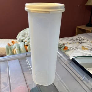 Tupperware Modular Mate Round Storage Canister White Lid 30 oz. #1643 VGC, Used - Picture 1 of 3