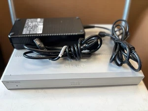 Cisco C1111-8P Series Integrated Services Router w/ AC Adapter - Bild 1 von 6