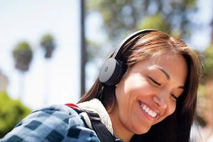 HP H7000 Cuffie wireless Bluetooth, Nero, Microfono e controlli x ricevere chiam - Foto 1 di 1