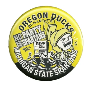 2014 Oregon DUCKS vs Michigan State SPARTANS Bi-Mart FOOTBALL PIN Button - Picture 1 of 1