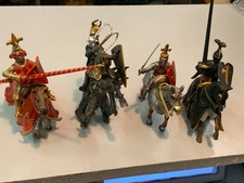 Schleich Cavalieri - lotto 4 cavalieri con cavallo completi