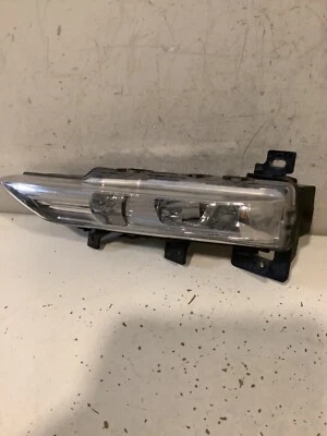 Luz antiniebla izquierda Infiniti QX80 2018-2020 OEM A79L-13077 TL Foto 1 de 4