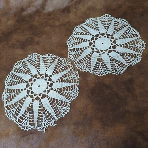 Pair of Matching Vintage White Doily Doilies Crocheted 9 Inches Round - Picture 1 of 3