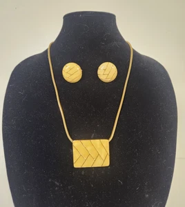 Vintage Markenlos Gelb / Gold Emaille Halskette & Clip Ohrringe Set Erhöhtes Gold - Bild 1 von 16