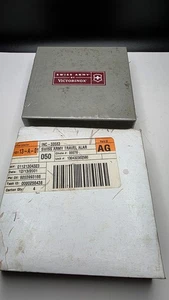 Reloj despertador de viaje Marlboro del ejército suizo sellado sin abrir caja Victorinox 33583 - Imagen 1 de 7