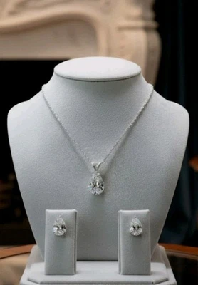 Conjunto de joyas colección pera aurora enchapada en oro blanco de 18k Swarovski creado en laboratorio Foto 1 de 3