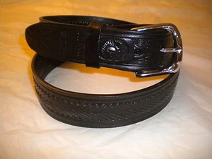  CINTURÓN MEXICANO 100% CUERO NEGRO COLOR 1 1/2 IN CINTURÓN A PRESIÓN HEBILLA PLATEADA  - Imagen 1 de 3