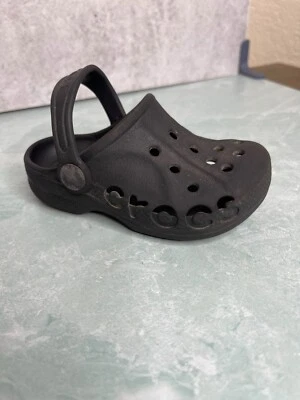 Sapato Crocs Baya tamanco preto criança tamanho 6/7 - Imagem 1 de 4