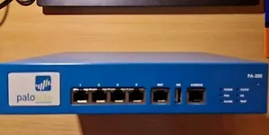 Palo Alto PA-200 Firewall 4x Gigabit Ethernet 750-000015-00G 100 Mbps EXCL PSU - Bild 1 von 2