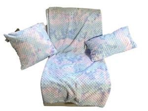 Aviva Stanoff Soft Textured Purple Pink Blanket and 2 Pillow set, NWT, MSRP $799 - Picture 1 of 12