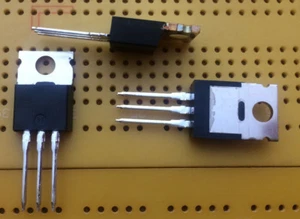 Transistor 16A 600V IGBT canal N IRG4BC20KPBF TO-220 - Imagen 1 de 1