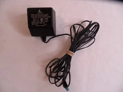 Adaptador de fuente de alimentación original OEM Atari 7800 - probado y funcionando Foto 1 de 4