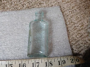 Alte drei in einer kleinen Glasflasche 3 in einer Co. Ölflasche - Bild 1 von 7