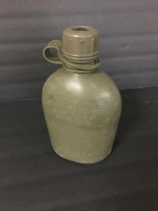 GENUINA CANTIMPLORA DE AGUA DE PLÁSTICO DE 1 CUARTO EXCEDENTE MILITAR DE EE. UU. USGI - VERDE OD del ejército - Imagen 1 de 7