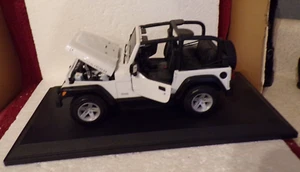 LOOK MAISTO JEEP WRANGLER RUBICON 1/18 DIE CAST DISPLAY - Picture 1 of 15
