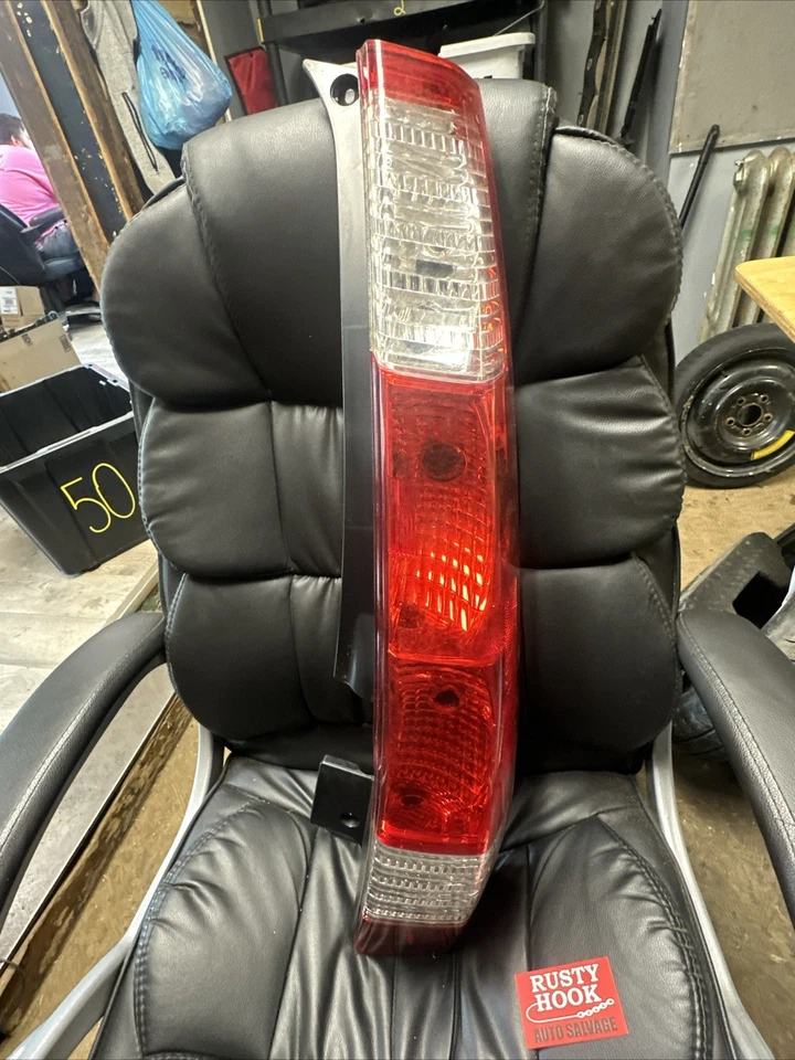 Luz trasera lateral para pasajero derecho Honda CRV 2006 usada OEM Foto 1 de 4