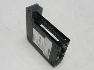 Módulo de entrada discreta GE Fanuc IC693MDL240F usado - Imagen 1 de 8