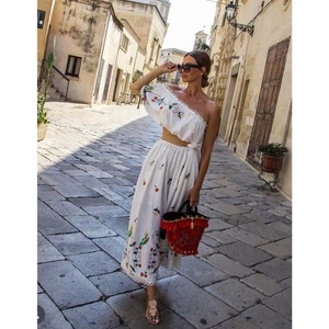 Neu mit Etikett Farm Rio Pitanga Maxikleid cremeweiß One-Shoulder bestickt Gr. M - Bild 1 von 12