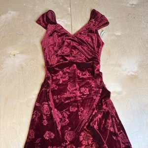 JJ's House Burgundy Dress Size Small New Wedding Prom Party Dress Ocassion - Picture 1 of 12