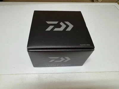 Carretel profundo novo em folha Daiwa Luvias 2500H **feito no Japão** Novo na caixa - Imagem 1 de 4