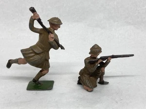 Khaki Highlanders By Britains (N Yel 551) Tip On One Gun Missing - Imagen 1 de 5
