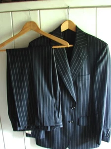 AQUASCUTUM 2 PIECE SUIT, BLACK , SHORT FIT, 38 S JACKET, 32 S TROUSERS - Picture 1 of 8
