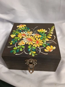 Hand painted floral small wooden trinket box - Picture 1 of 10