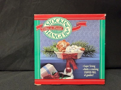 Gatito en una cesta percha medias sello 1986 Navidad Foto 1 de 2