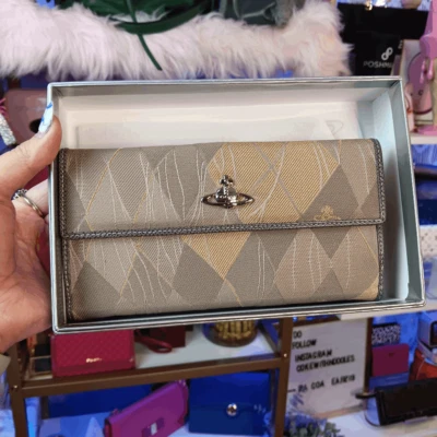 Raro Nuevo Vivienne Westwood Orbe Cuero Verde Larga a Presión Cartera con Caja Foto 1 de 4