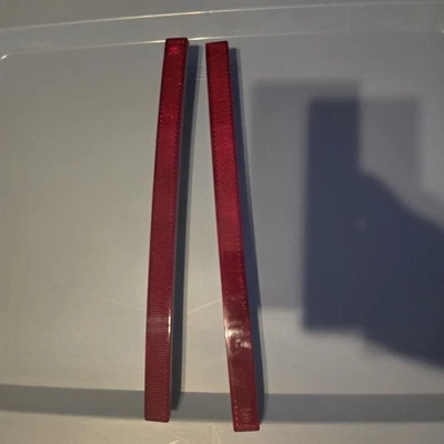 Reflectores de parachoques trasero Chevrolet Corvette C7 Z06 14-19 OEM (par) Foto 1 de 4