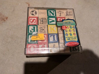 Bloques de alfabeto de madera educativos de colección juego de juguete de jardín de infantes niños pequeños con caja Foto 1 de 4