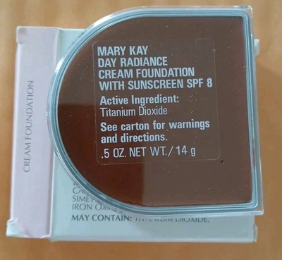Mary Kay Day Radiance Cream Foundation D .5  Classic Bronze Spf 8 - 2959 - Grey - Image 1 of 4