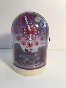 Ancienne Horloge / Pendule Musicale Pour Enfant ( Vintage )