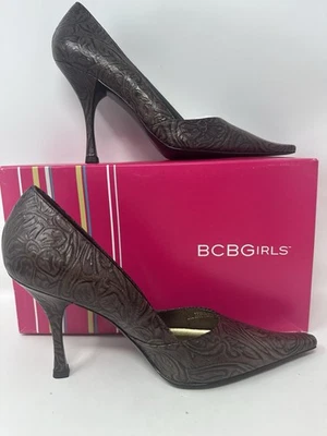 BCBGIRLS BG Katchen 花卉工具皮革高跟鞋 9B 码 — 第 1/4 张图片
