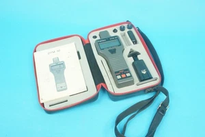 Carlo Gavazzi Pantec DTM30 digital hand tachometer measuring range 60-30,000 rpm - Picture 1 of 4