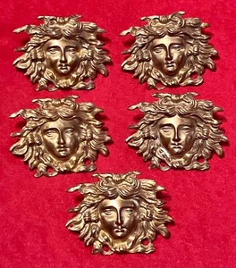 1 (one) Vintage VERSACE MEDUSA HOME DECOR WALL PLAQUE 3D SOLID BRASS GOLD AG - Picture 1 of 17