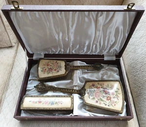 VINTAGE 1940's REGENT OF LONDON PETIT POINT VANITY SET IN ORIGINAL CASE - Picture 1 of 24
