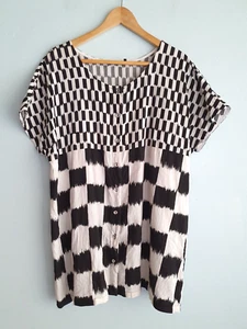 Marimekko Piekana Blouse Top Womens 44 AU 16 18 Black White Geometric Button Up - Picture 1 of 16