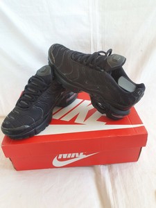 size 5 black tns