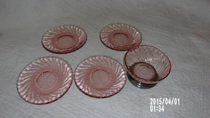 1 Arcoroc Pink Swirl Rosaline Glass 4-7/8" dia. Bowl with Chrome Base +4 Saucers - Picture 1 of 6