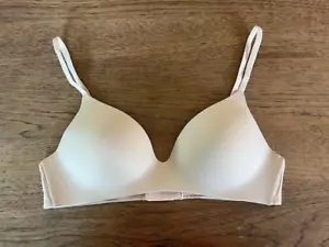Reggiseno Victoria's Secret Marzapane Beige 34A T-Shirt Leggermente Foderato Senza Fili VS - Foto 1 di 2