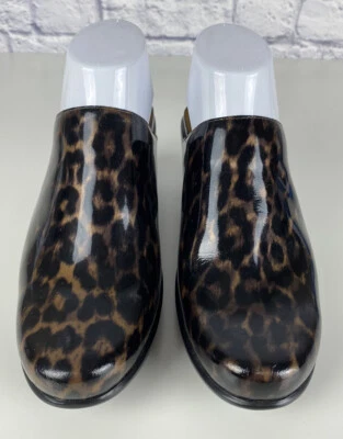 Zuecos de mula Naot charol leopardo/guepardo Foto 1 de 4