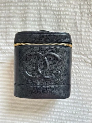 Bolso de mano Chanel Vanity Pouch A01998 marca COCO negro piel de caviar mujeres de Japón Foto 1 de 4