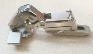 NEW Salice Logica 165º Full Overlay Self-Closing Hinge (200/Rapido/2XF) - Picture 1 of 4