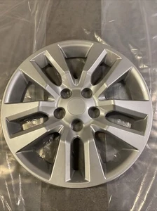 REPLACEMENT FITS 2007 - 2011 TOYOTA CAMRY HUBCAP WHEEL COVER 61137 , 16" - Picture 1 of 10