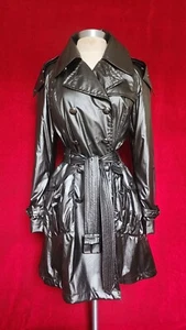 Gabardina Burberry negra metálica de doble botonadura talla 4 - Imagen 1 de 11