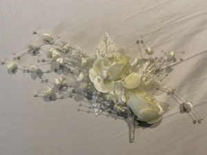 Hair Accessories - White flowers and beads - Picture 1 of 2