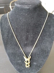 Collar triple mariposa tono dorado NS Jewelry - Imagen 1 de 7