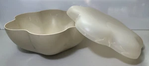 Tupperware 1.5 Gal Flower Chip and Dip Bowl with 3 Section Lid Beige 4624A - Picture 1 of 7